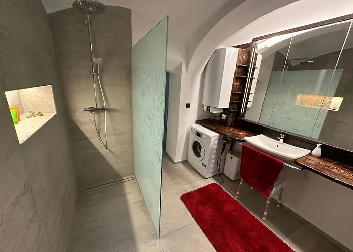 Apartment Wood Lambichl